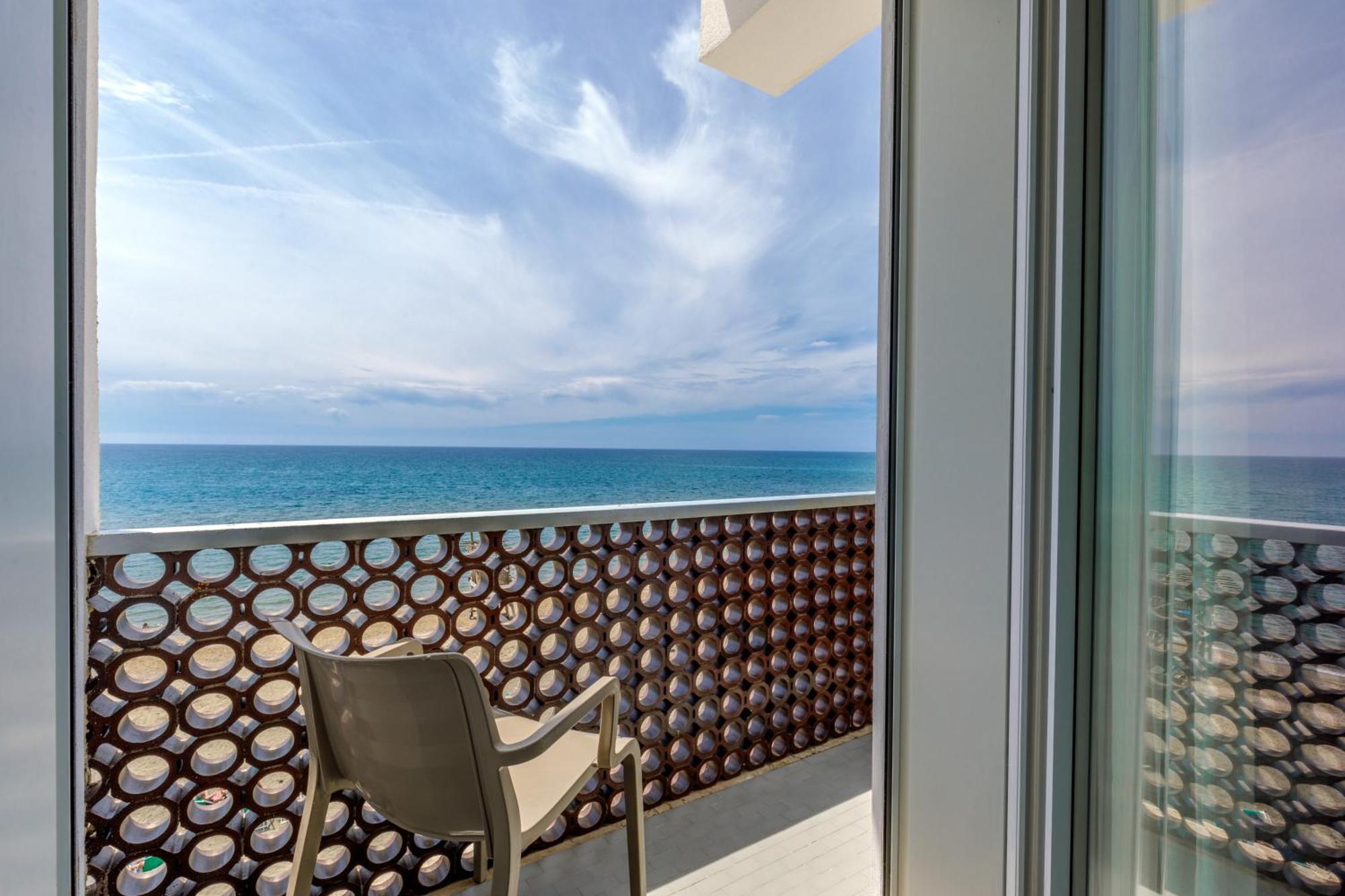 Hotel Tirreno Latina Eksteriør billede