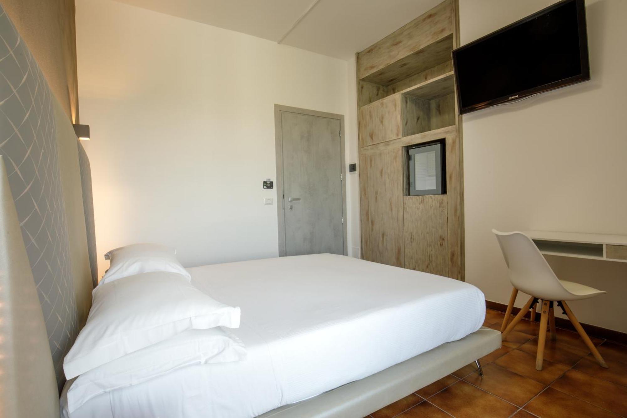 Hotel Tirreno Latina Eksteriør billede