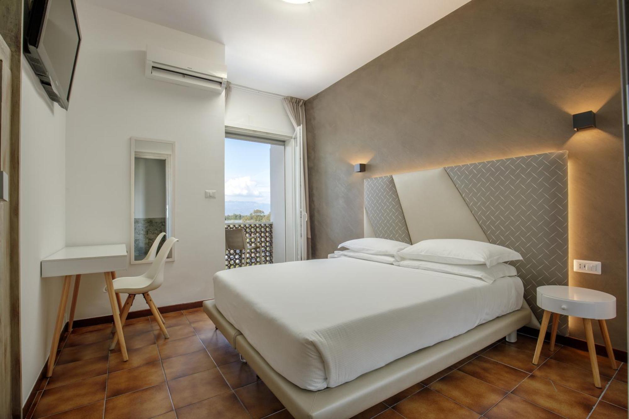 Hotel Tirreno Latina Eksteriør billede