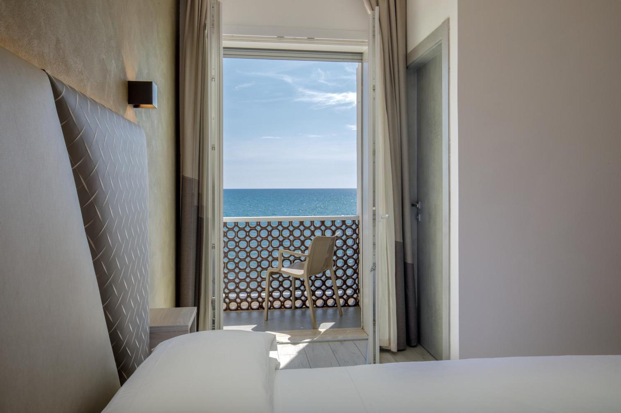 Hotel Tirreno Latina Eksteriør billede